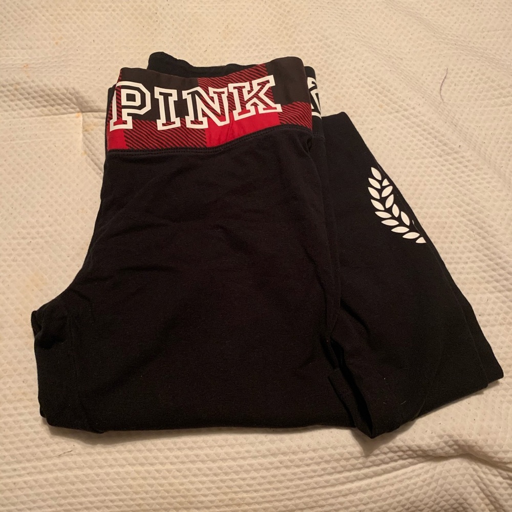 Pink yoga leggings